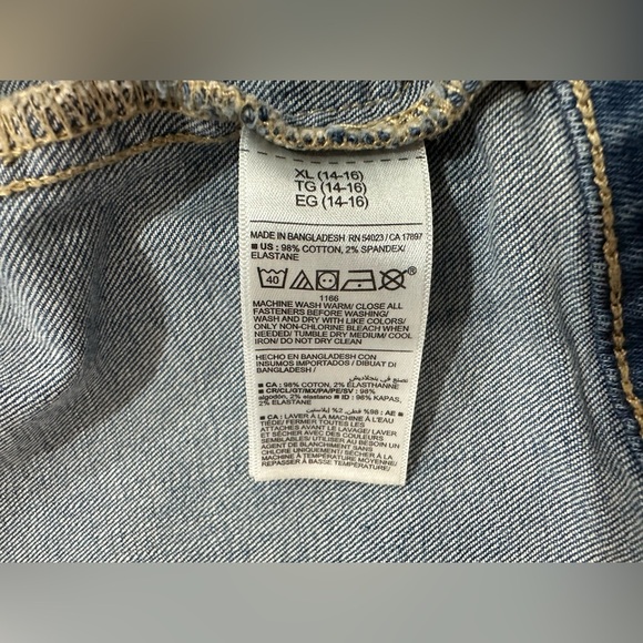 Old Navy: Girls XL Denim Jacket - Picture 6 of 6